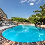 Villa Lindraze *