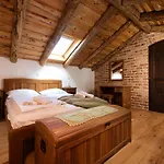 Lindraze Villa *