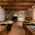 Lindraze Villa