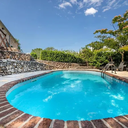 Villa Lindraze *