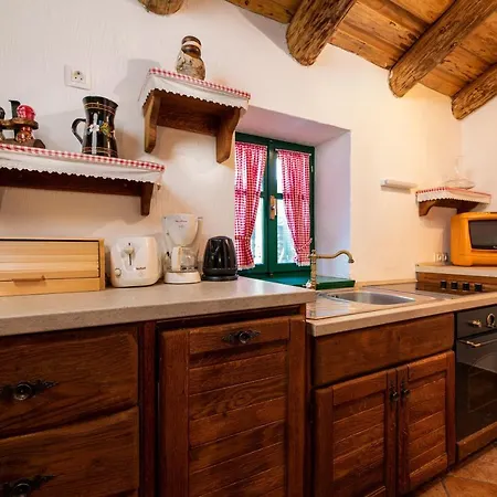 Lindraze Villa *