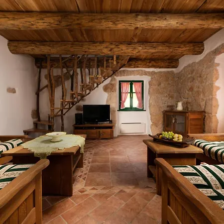 Lindraze Villa