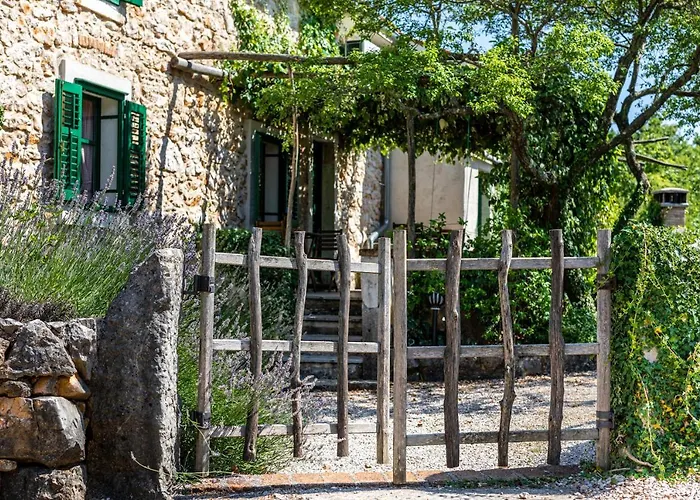 Lindraze Villa Dobrinj